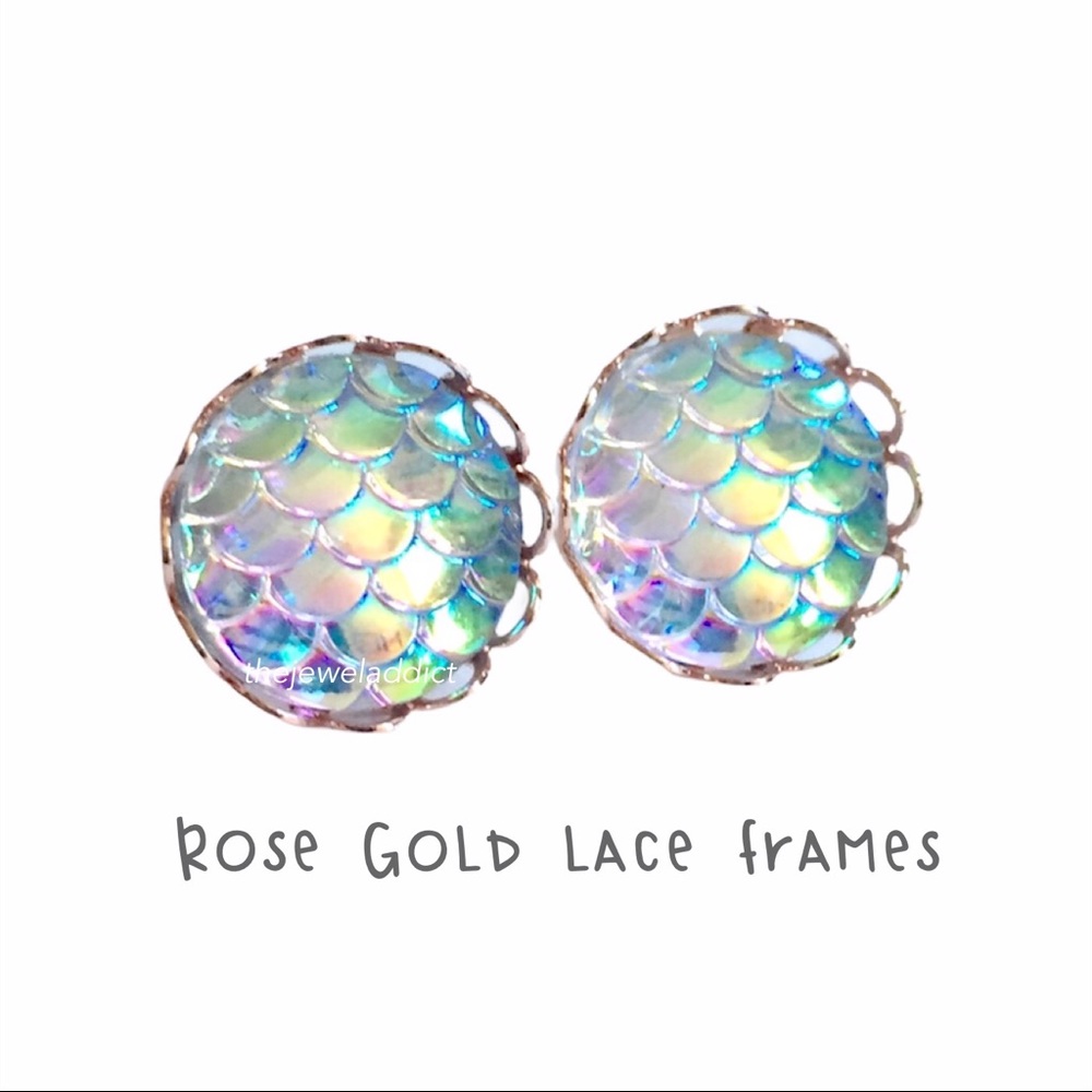 3 for 15🎀 mermaid scale Iridescent studs - Picture 10 of 12